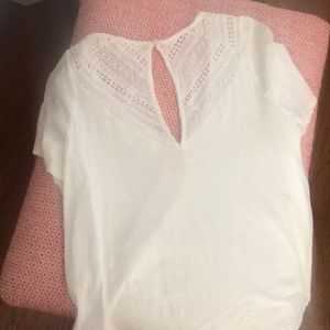 Sézane T-Short with lace details.